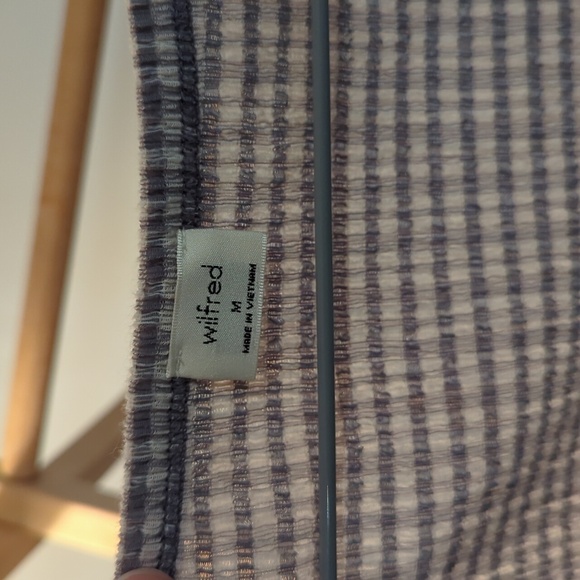 Aritzia Matching Outfit Wilfred Verona Pants and Crop Top Guaze - Picture 2 of 6